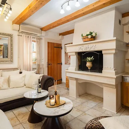 아파트 Next To The 마카르스카