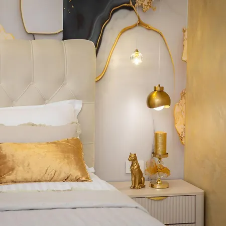 Next To The 아파트