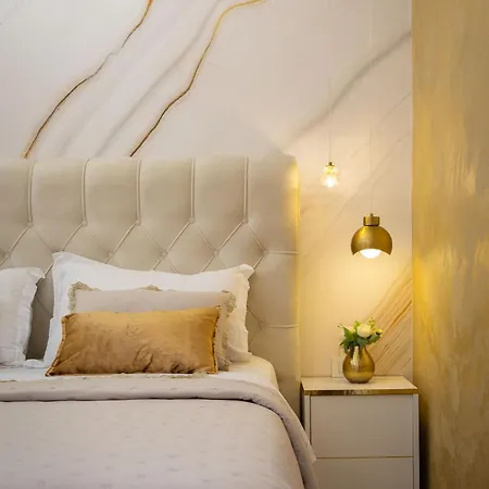 Next To The Apartman *