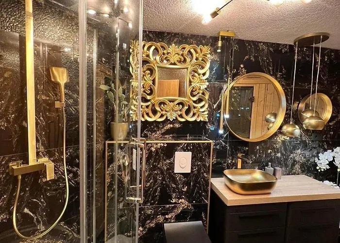 Next To The Daire Makarska